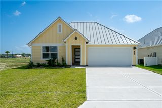 1018 St Croix Dr, Rockport, TX 78382