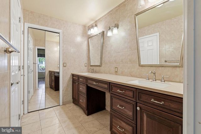 185 LIONS GATE CIR, Souderton, PA 18964