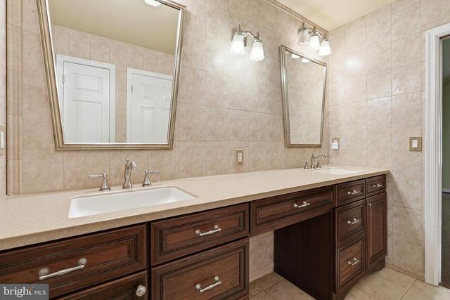 185 LIONS GATE CIR, Souderton, PA 18964