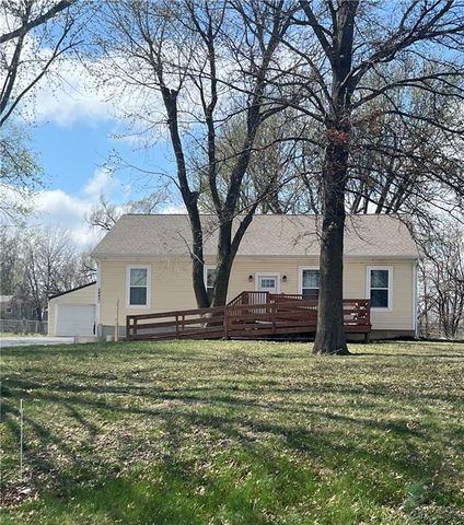 24431 139th Street, Leavenworth, KS 66048