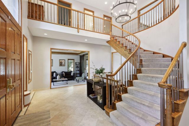 10481 Bluff, Eden Prairie, MN 55347