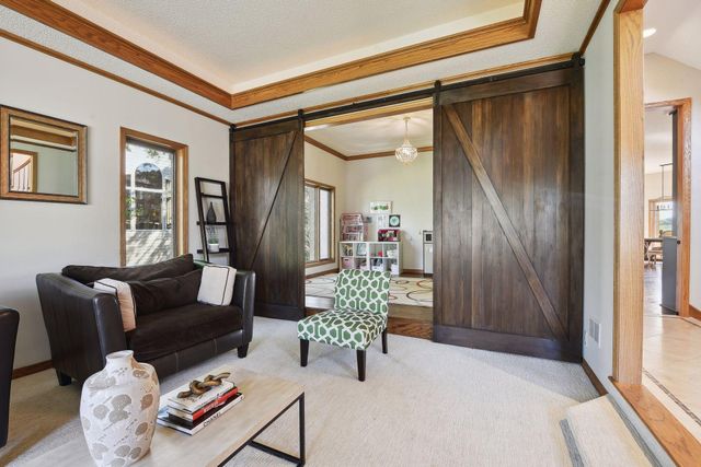 10481 Bluff, Eden Prairie, MN 55347