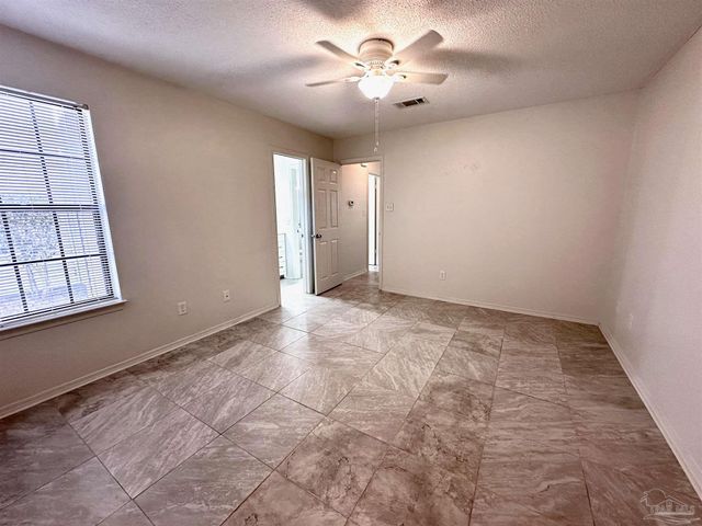 5051 Grande Dr L5, Pensacola, FL 32504