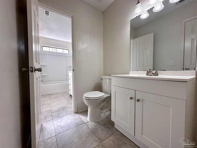 5051 Grande Dr L5, Pensacola, FL 32504