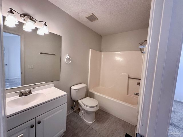 5051 Grande Dr L5, Pensacola, FL 32504