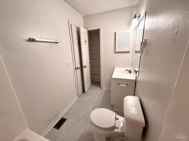 5051 Grande Dr L5, Pensacola, FL 32504