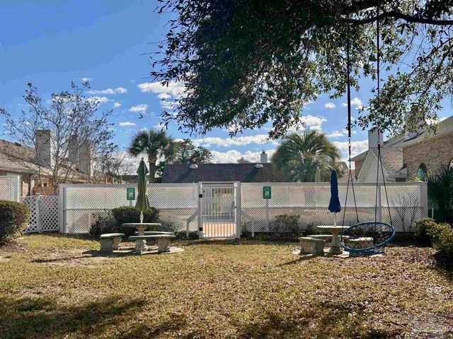 5051 Grande Dr L5, Pensacola, FL 32504