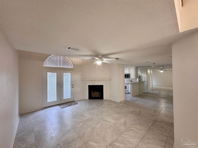 5051 Grande Dr L5, Pensacola, FL 32504