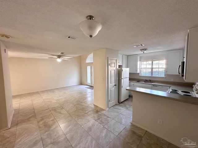 5051 Grande Dr L5, Pensacola, FL 32504