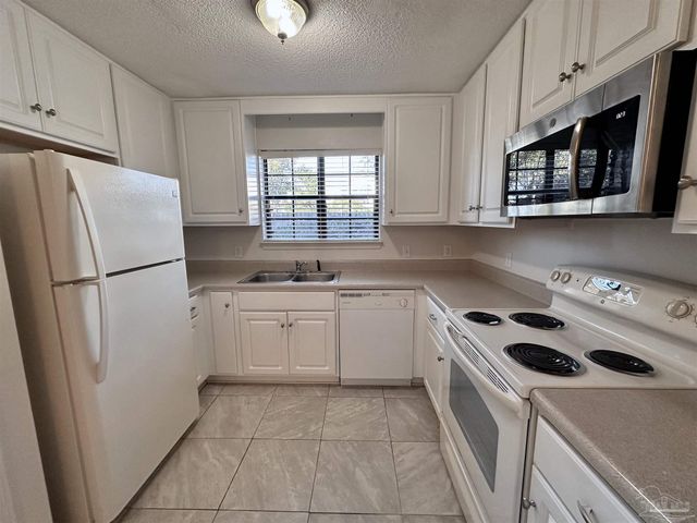 5051 Grande Dr L5, Pensacola, FL 32504