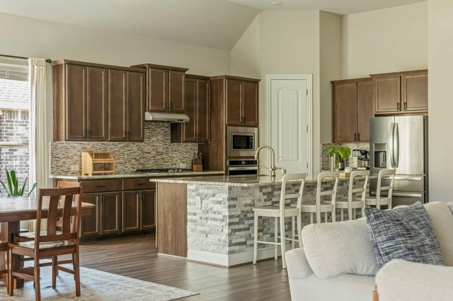 2021 Bear Creek DR, Leander, TX 78641