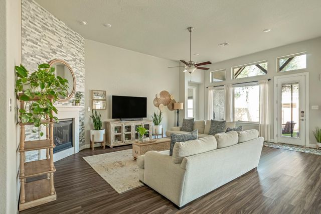 2021 Bear Creek DR, Leander, TX 78641