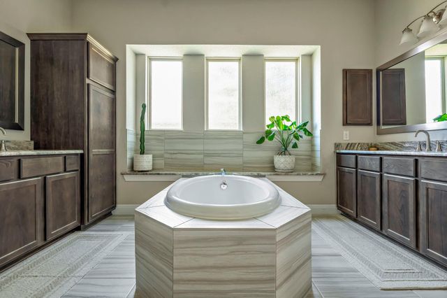 2021 Bear Creek DR, Leander, TX 78641