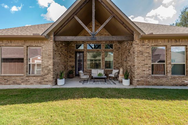 2021 Bear Creek DR, Leander, TX 78641