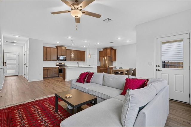 2911 St Regis DR, Pflugerville, TX 78660