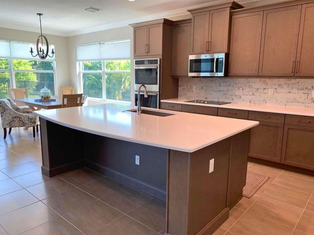 4793 Four Lakes Circle, Vero Beach, FL 32968