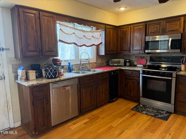 5 Overlook Court, Johnson City, TN 37604