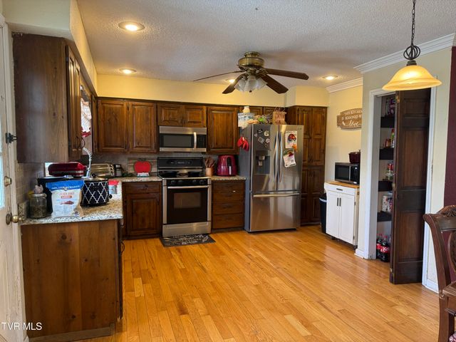 5 Overlook Court, Johnson City, TN 37604