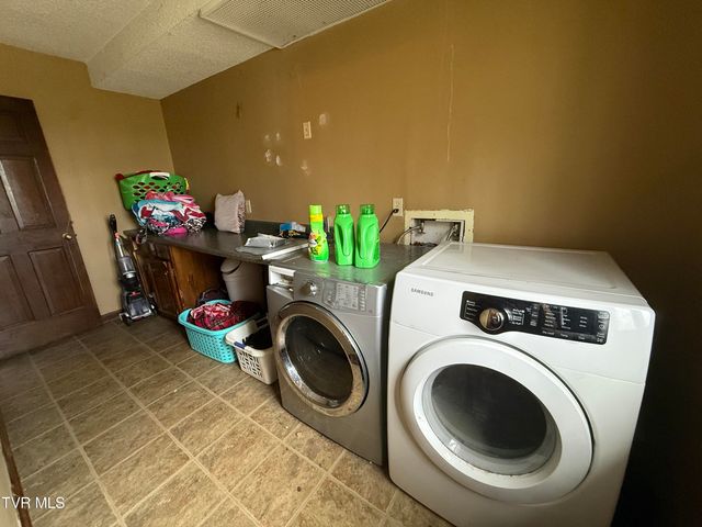 5 Overlook Court, Johnson City, TN 37604