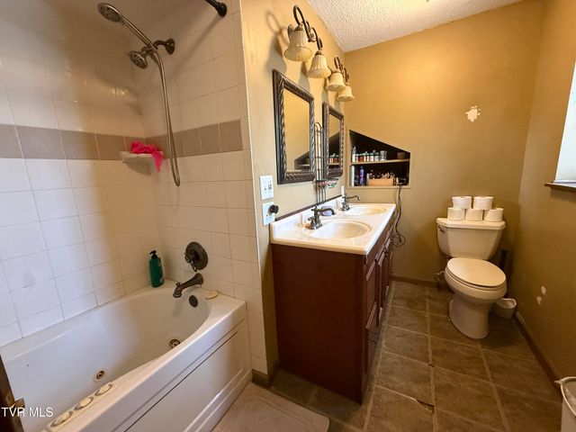 5 Overlook Court, Johnson City, TN 37604