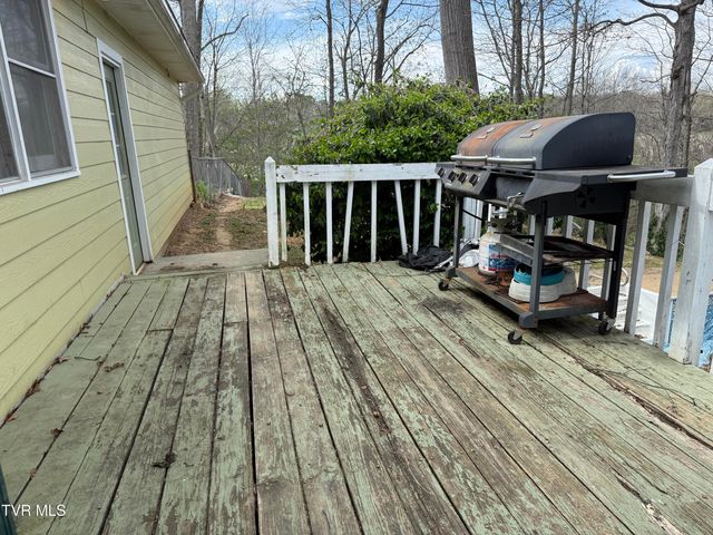 5 Overlook Court, Johnson City, TN 37604