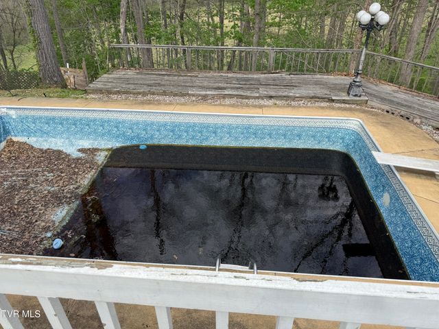 5 Overlook Court, Johnson City, TN 37604