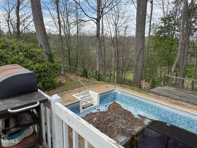 5 Overlook Court, Johnson City, TN 37604