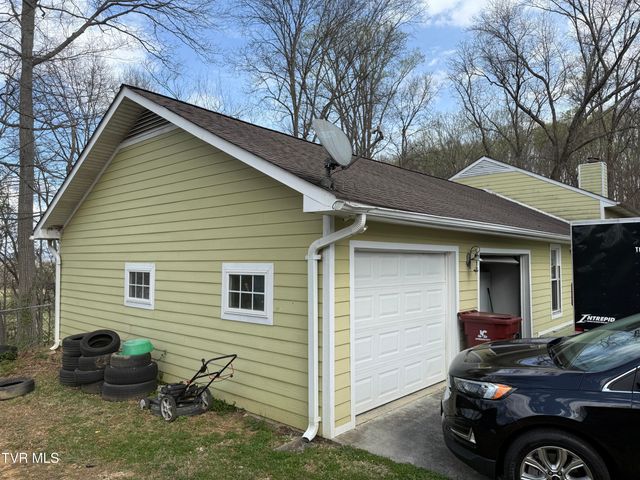 5 Overlook Court, Johnson City, TN 37604