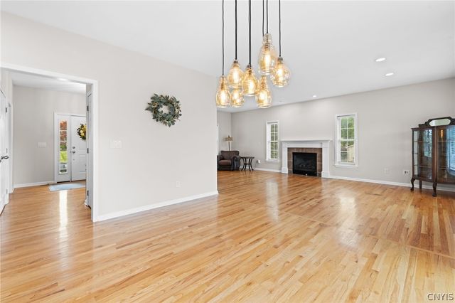 118 Snowflake Circle, Camillus, NY 13031