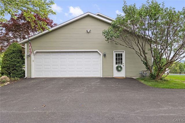 118 Snowflake Circle, Camillus, NY 13031