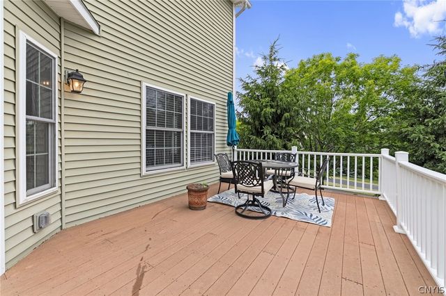118 Snowflake Circle, Camillus, NY 13031