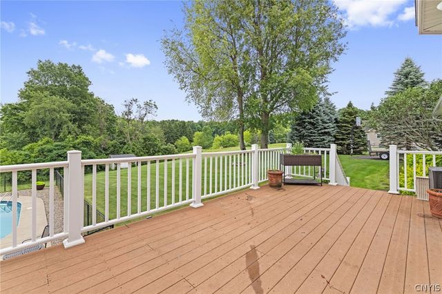 118 Snowflake Circle, Camillus, NY 13031
