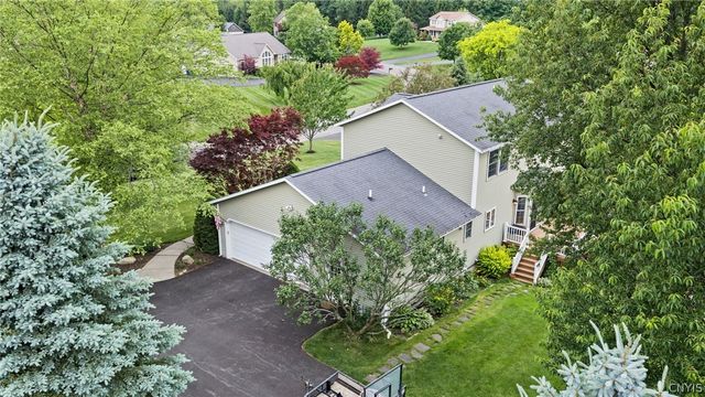118 Snowflake Circle, Camillus, NY 13031