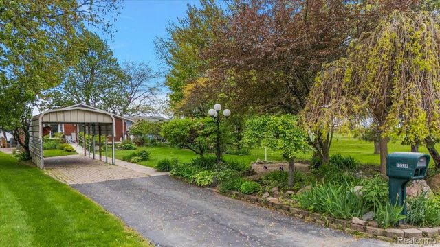 13358 Laplaisance Woods Street, La Salle Township, MI 48145