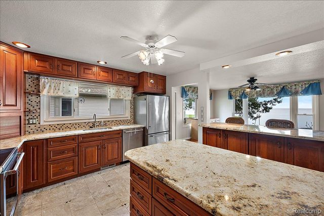 13358 Laplaisance Woods Street, La Salle Township, MI 48145