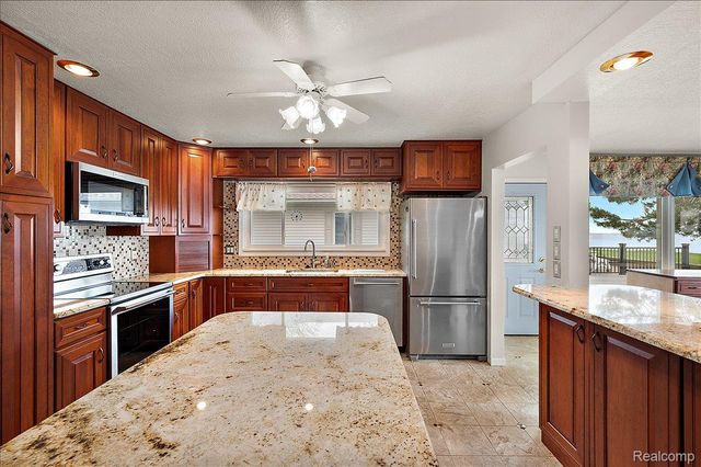 13358 Laplaisance Woods Street, La Salle Township, MI 48145