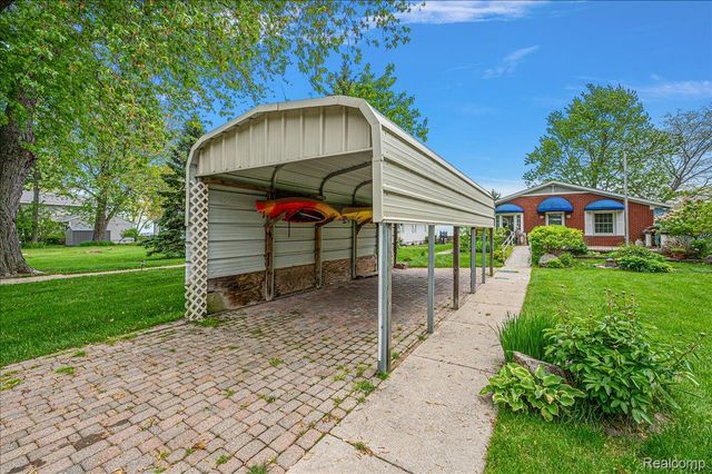 13358 Laplaisance Woods Street, La Salle Township, MI 48145