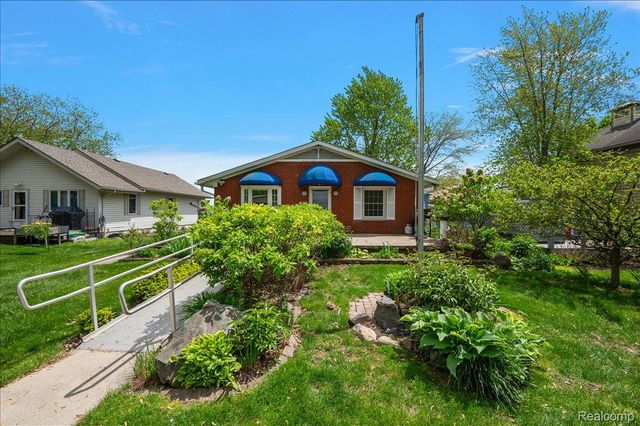 13358 Laplaisance Woods Street, La Salle Township, MI 48145