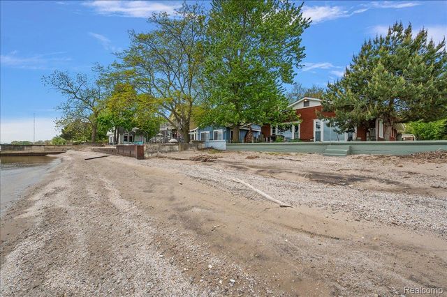 13358 Laplaisance Woods Street, La Salle Township, MI 48145