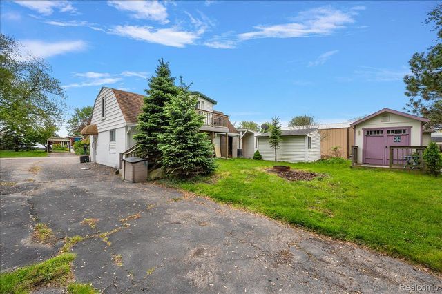 13358 Laplaisance Woods Street, La Salle Township, MI 48145