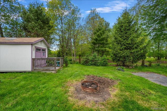 13358 Laplaisance Woods Street, La Salle Township, MI 48145