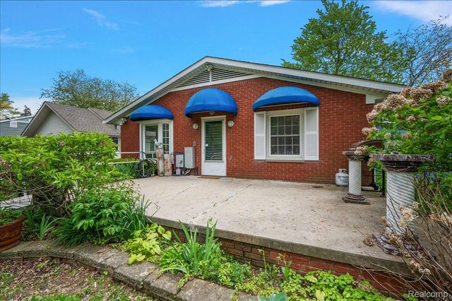 13358 Laplaisance Woods Street, La Salle Township, MI 48145