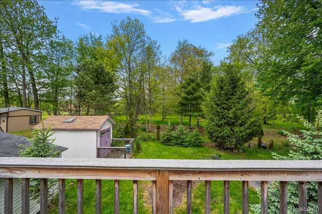13358 Laplaisance Woods Street, La Salle Township, MI 48145