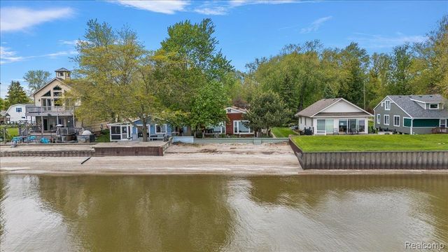 13358 Laplaisance Woods Street, La Salle Township, MI 48145