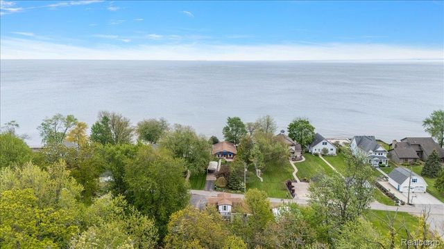 13358 Laplaisance Woods Street, La Salle Township, MI 48145