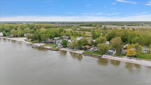 13358 Laplaisance Woods Street, La Salle Township, MI 48145