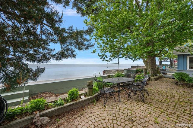 13358 Laplaisance Woods Street, La Salle Township, MI 48145