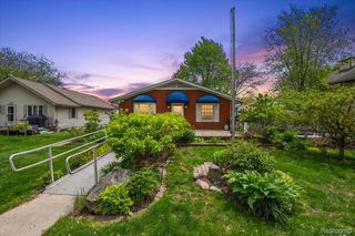 13358 Laplaisance Woods Street, La Salle Township, MI 48145