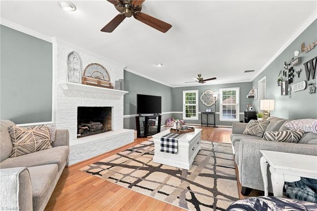 2019 La Dora Drive, High Point, NC 27265