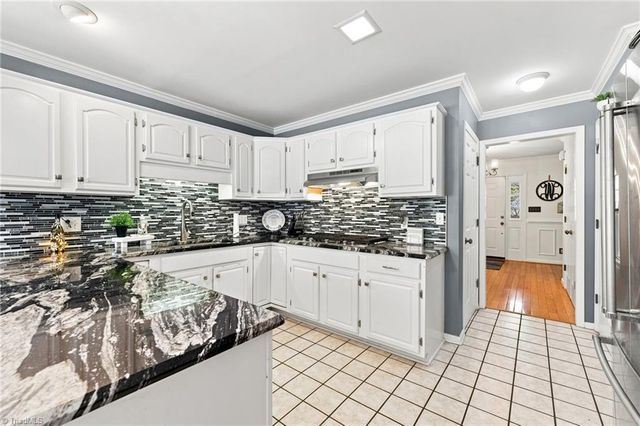 2019 La Dora Drive, High Point, NC 27265